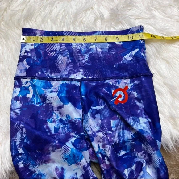 Peloton Blue Moves Reversible High Waisted Leggings. Size Small. NWT - Picture 10 of 13